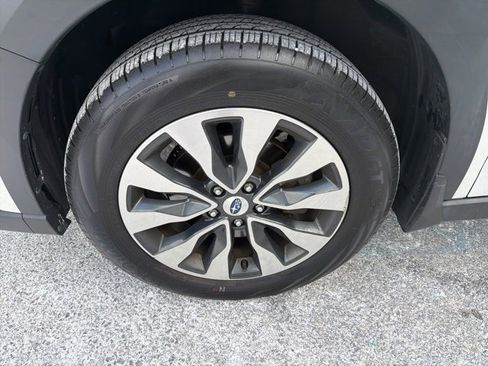 Used 2023 Subaru Outback Touring XT image 18