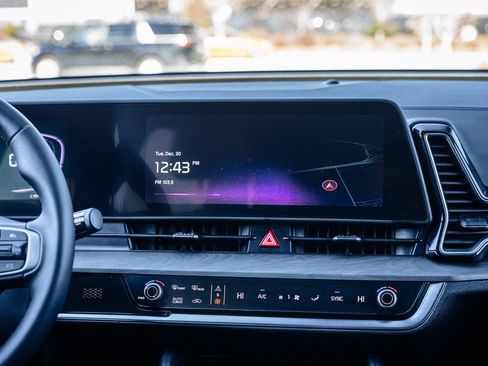 Used 2025 Kia Sportage X-Line w/ Premium Package image 30