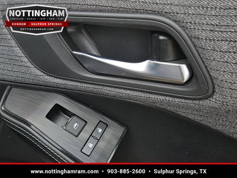 Used 2023 Nissan Rogue SV AWD/4WD image 25
