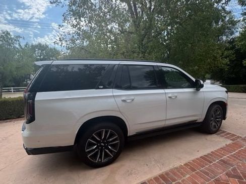 Used 2023 Cadillac Escalade Sport Platinum AWD/4WD image 3