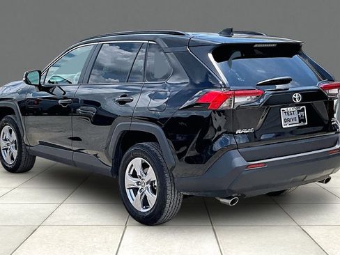 Used 2025 Toyota RAV4 XLE AWD/4WD image 12