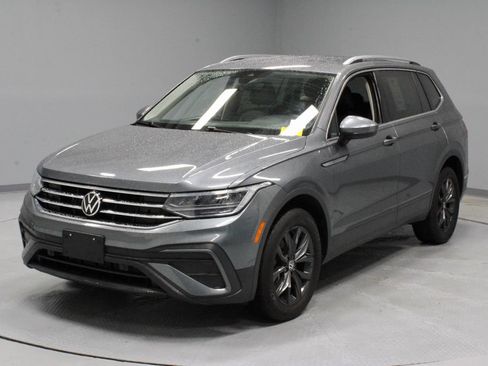 Used 2024 Volkswagen Tiguan SE FWD image 7