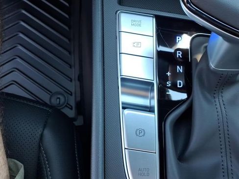New 2026 Hyundai Elantra Limited FWD image 15