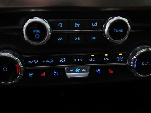 Used 2024 Ford F250 King Ranch w/ FX4 Off-Road Package AWD/4WD image 27
