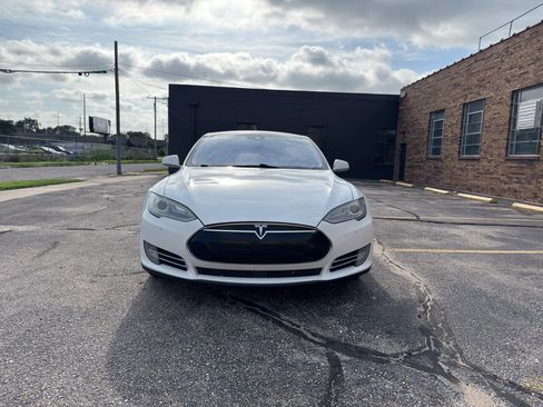 Used 2015 Tesla Model S 70 RWD image 26
