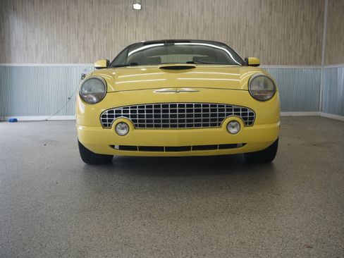 Used 2002 Ford Thunderbird 2dr Conv w/Hardtop Premium image 2
