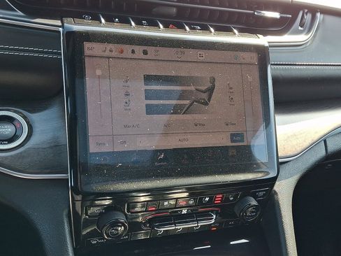 Used 2023 Jeep Grand Cherokee Overland image 16