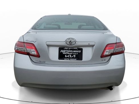 Used 2011 Toyota Camry image 5
