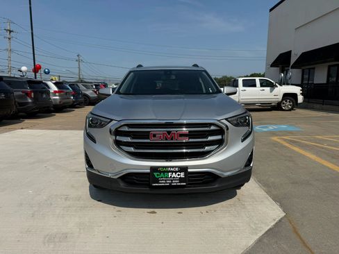 Used 2020 GMC Terrain SLT AWD/4WD image 2