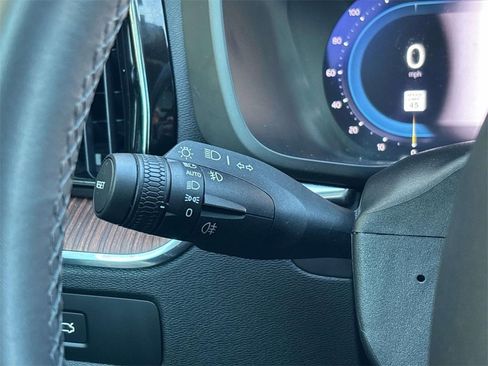 Used 2024 Volvo XC60 B5 Plus w/ Protection Package Premier image 25