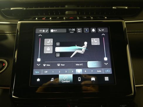 Used 2023 Jeep Grand Cherokee Altitude AWD/4WD image 27