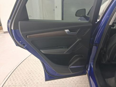 Used 2024 Audi Q5 e Premium Plus w/ Premium Plus Package image 26