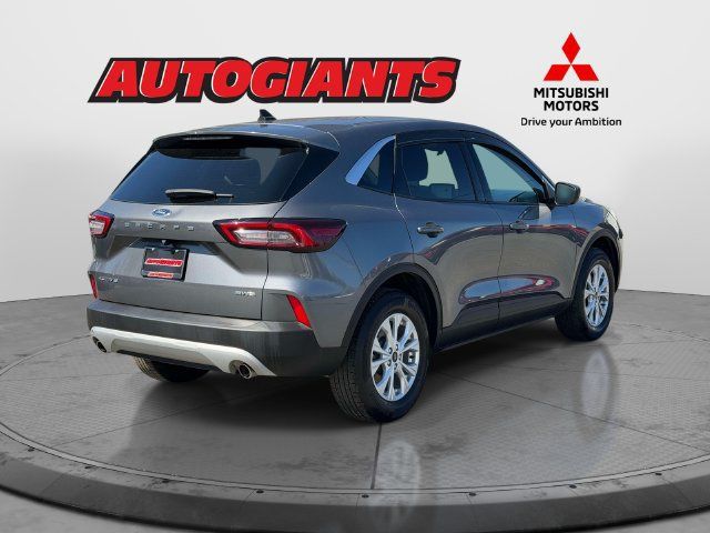 Used 2024 Ford Escape Active AWD/4WD image 4