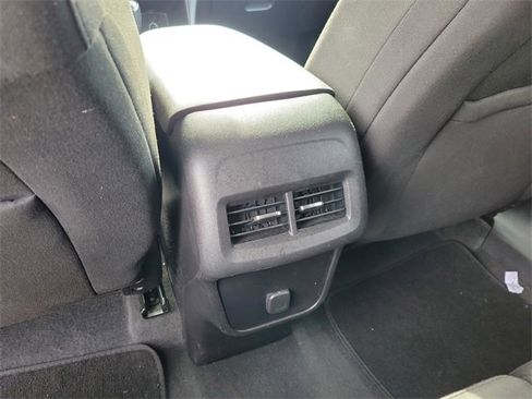 Used 2018 Chevrolet Equinox LT image 7