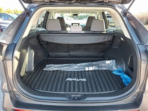 Certified 2024 Toyota RAV4 XLE image 28