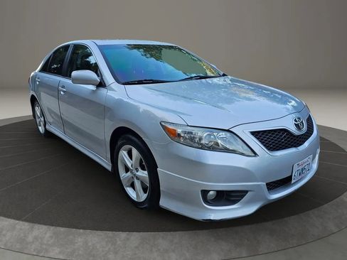 Used 2011 Toyota Camry SE image 13