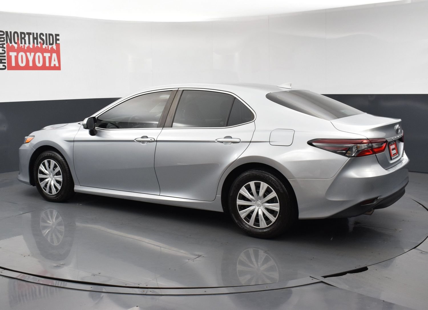 Used 2023 Toyota Camry LE FWD image 2