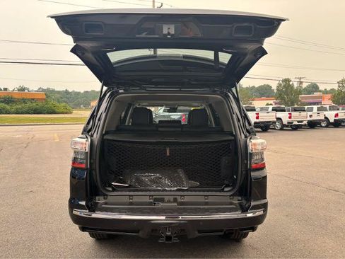 Used 2022 Toyota 4Runner Limited AWD/4WD image 8