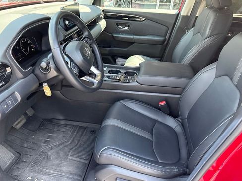 Used 2025 Honda Pilot EX-L image 4