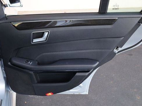 Used 2014 Mercedes-Benz E 350 Sedan image 19