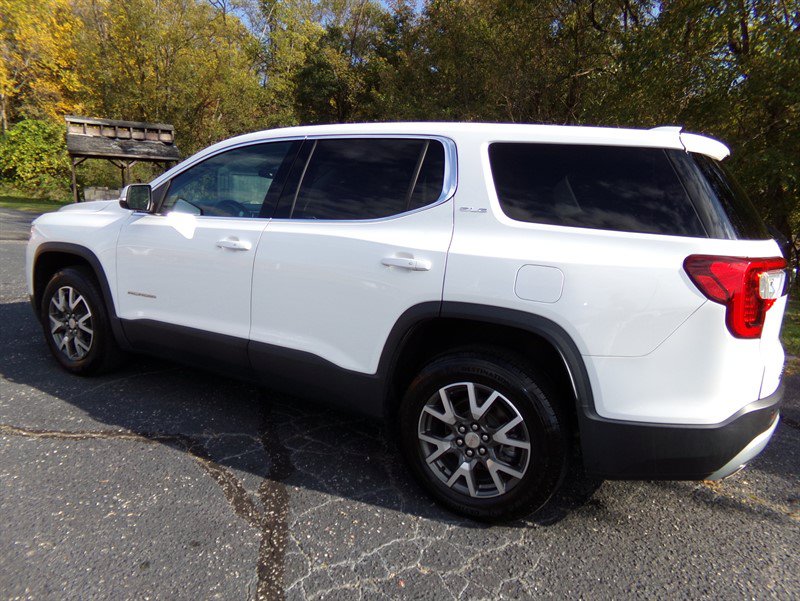 Used 2020 GMC Acadia SLE w/ LPO, Floor Liner Package FWD image 9