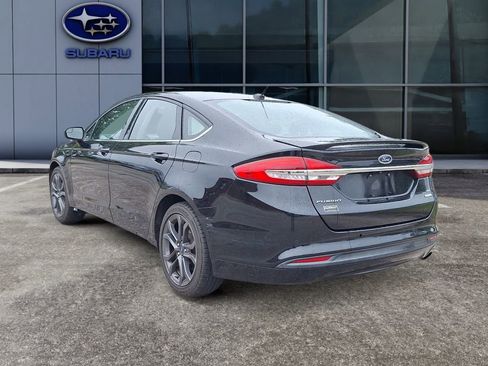 Used 2018 Ford Fusion SE w/ Equipment Group 201A FWD image 4