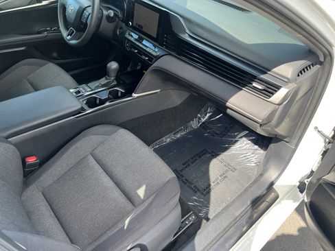 Used 2025 Toyota Camry LE FWD image 28