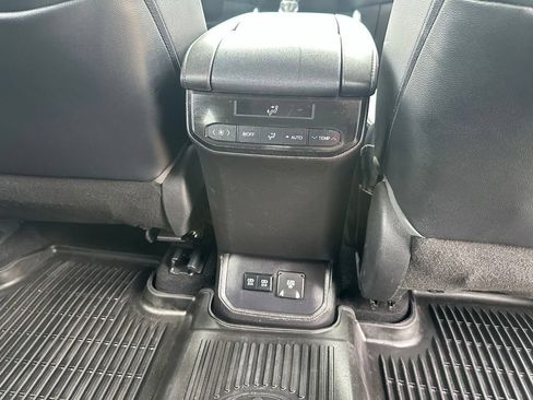 Used 2020 Toyota Highlander Limited AWD/4WD image 21