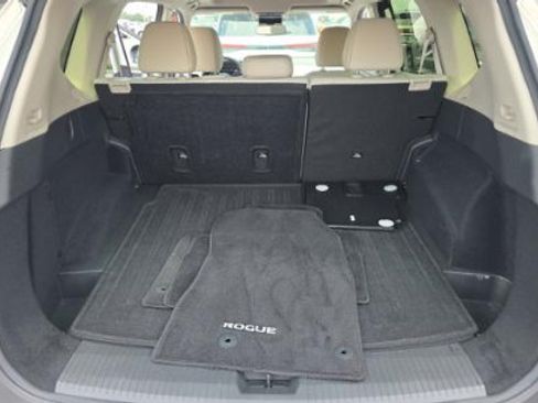Used 2023 Nissan Rogue SV w/ SV Premium B Package FWD image 8