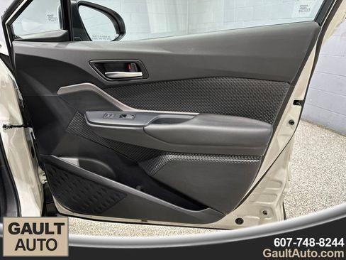 Used 2021 Toyota C-HR LE FWD image 16