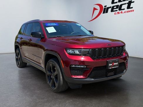 Used 2023 Jeep Grand Cherokee Limited w/ Black Appearance Package AWD/4WD image 7