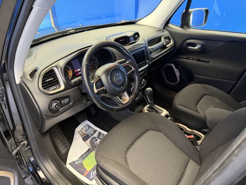 Used 2016 Jeep Renegade Latitude FWD image 11