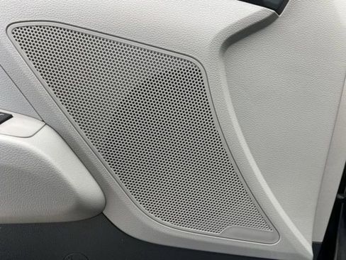 Used 2020 Hyundai Elantra SE FWD image 15