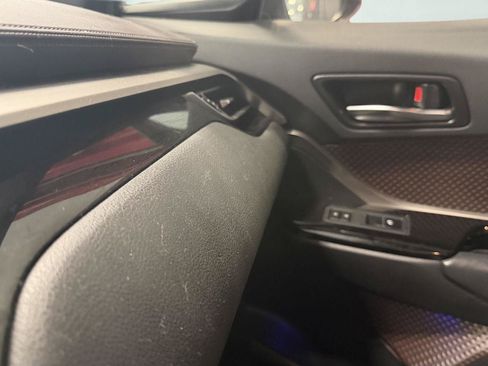 Used 2019 Toyota C-HR Limited FWD image 24