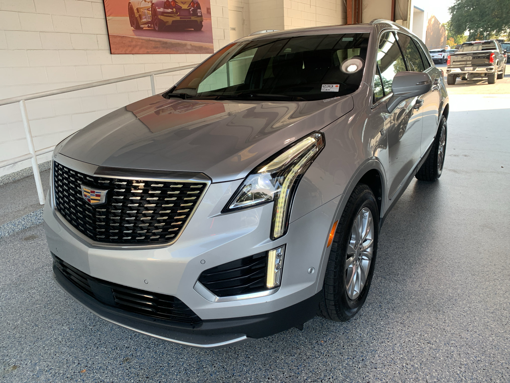 Used 2020 Cadillac XT5 Premium Luxury AWD/4WD image 4