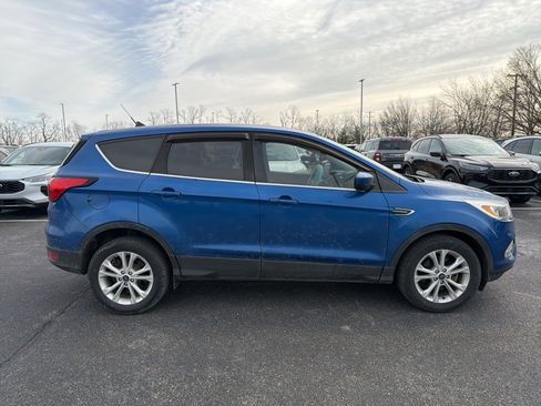 Used 2019 Ford Escape SE image 4