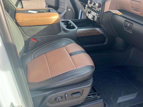 Used 2022 Chevrolet Silverado 1500 High Country image 25