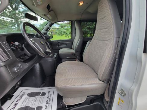 Used 2017 Chevrolet Express 2500 LS RWD image 26