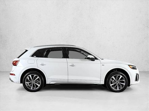 Used 2023 Audi Q5 2.0T Premium Plus w/ Premium Plus Package AWD/4WD image 4