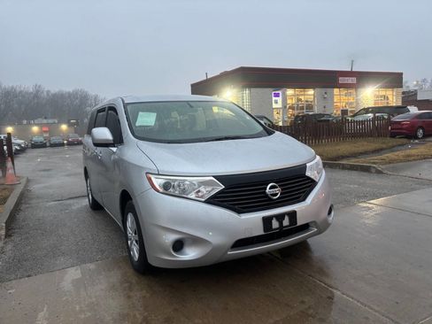 Used 2014 Nissan Quest S image 4