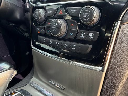 Used 2020 Jeep Grand Cherokee Altitude AWD/4WD image 19