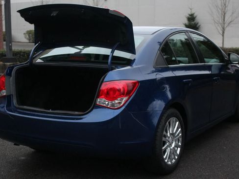 Used 2013 Chevrolet Cruze Eco image 11