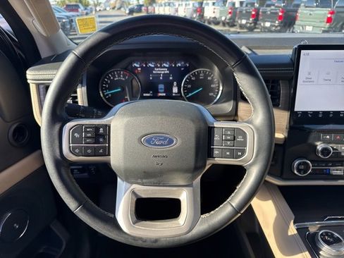 Used 2024 Ford Expedition Max Limited image 18
