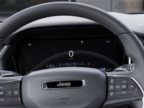 New 2025 Jeep Grand Cherokee Altitude image 17