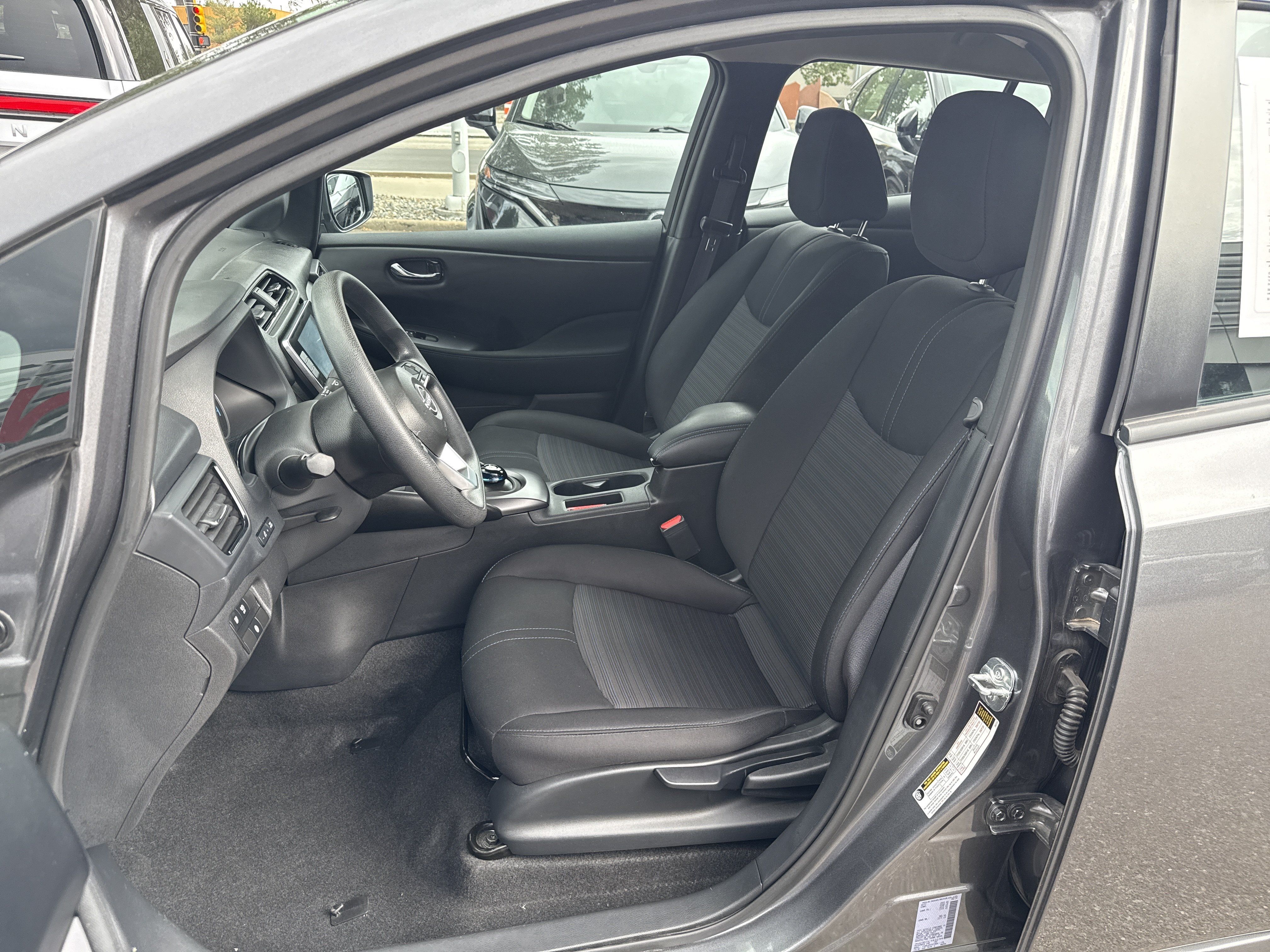 Certified 2025 Nissan Leaf S FWD image 15