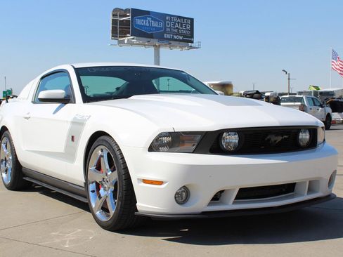 Used 2010 Ford Mustang GT RWD image 72