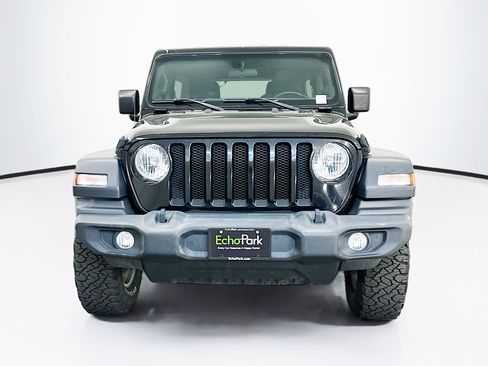 Used 2018 Jeep Wrangler Unlimited Sport S image 2