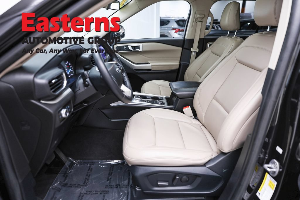 Used 2022 Ford Explorer XLT w/ Equipment Group 202A AWD/4WD image 16