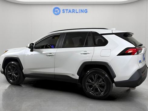 Used 2023 Toyota RAV4 XLE Premium AWD/4WD image 4