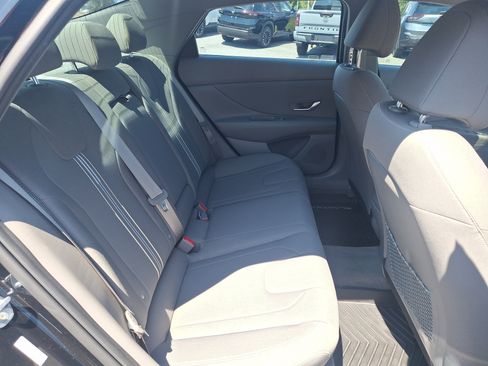 Used 2021 Hyundai Elantra SEL w/ Convenience + Premium Package FWD image 22